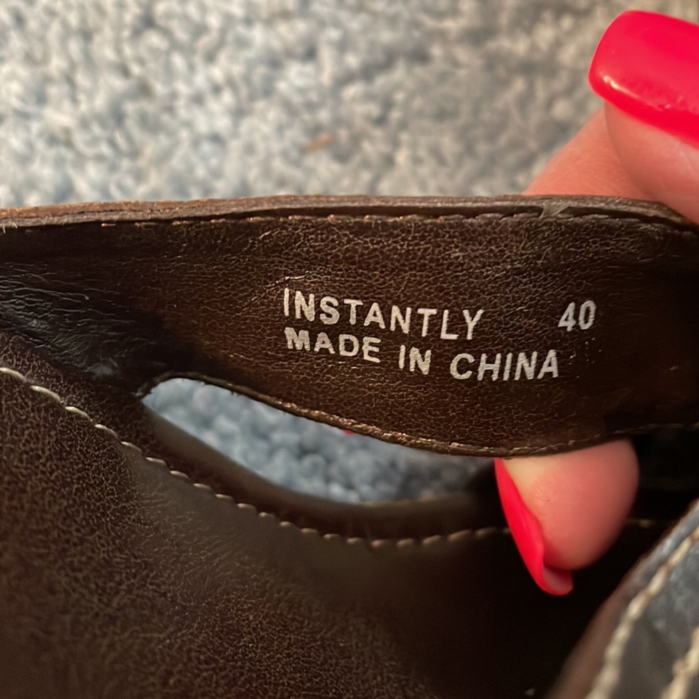 Women’s dark brown wedge Aldo brand size 9. Worn a few times. - Picture 8 of 8